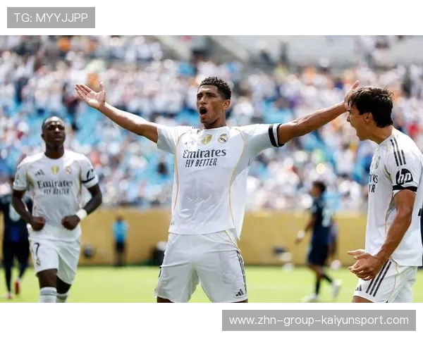 皇马外线传中频繁制造威胁,贝林厄姆头槌偏出 皇马外线传中频繁制造威胁,贝林厄姆头槌偏出