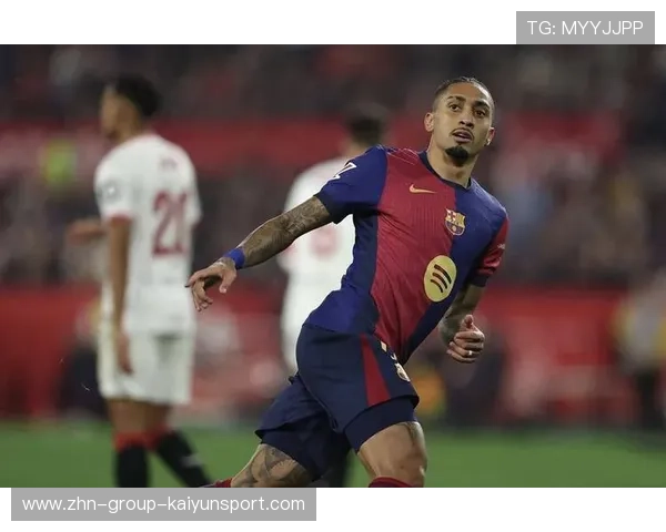 巴萨组织快速推进，拉菲尼亚二次补射命中